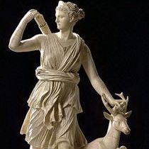 Скульптура Греции Диана-охотница