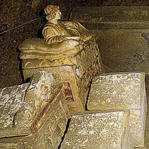 Скульптура этрусков Гробница Куту